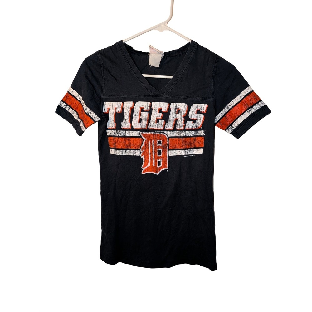 Detroit Tigers MLB Womens Graphic V-Neck‎ T-Shirt Black Orange Striped Sleeve S